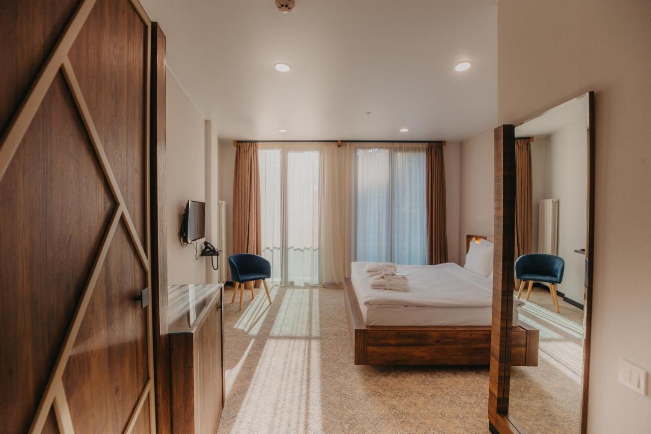 Capo Verde Hotel บาทูมิ ภายนอก รูปภาพ