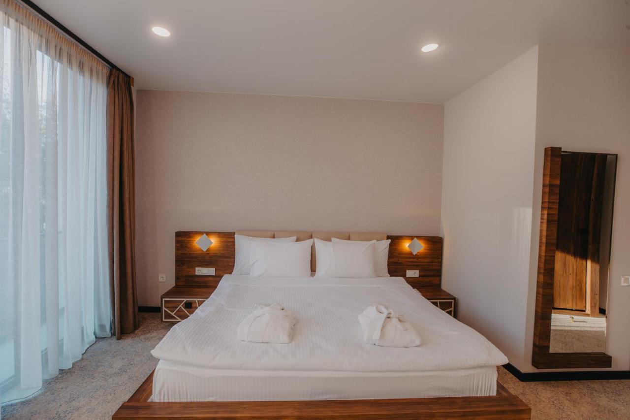 Capo Verde Hotel บาทูมิ ภายนอก รูปภาพ