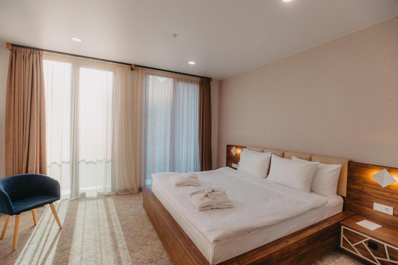 Capo Verde Hotel บาทูมิ ภายนอก รูปภาพ
